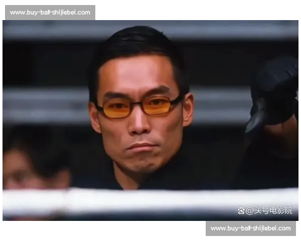 司徒浩南重出江湖!郑浩南香港街头再现经典造型,网友:青春回来了 司徒浩南重出江湖!郑浩南香港街头再现经典造型,网友:青春回来了